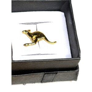Gold-Tone Kangaroo Lapel Pin